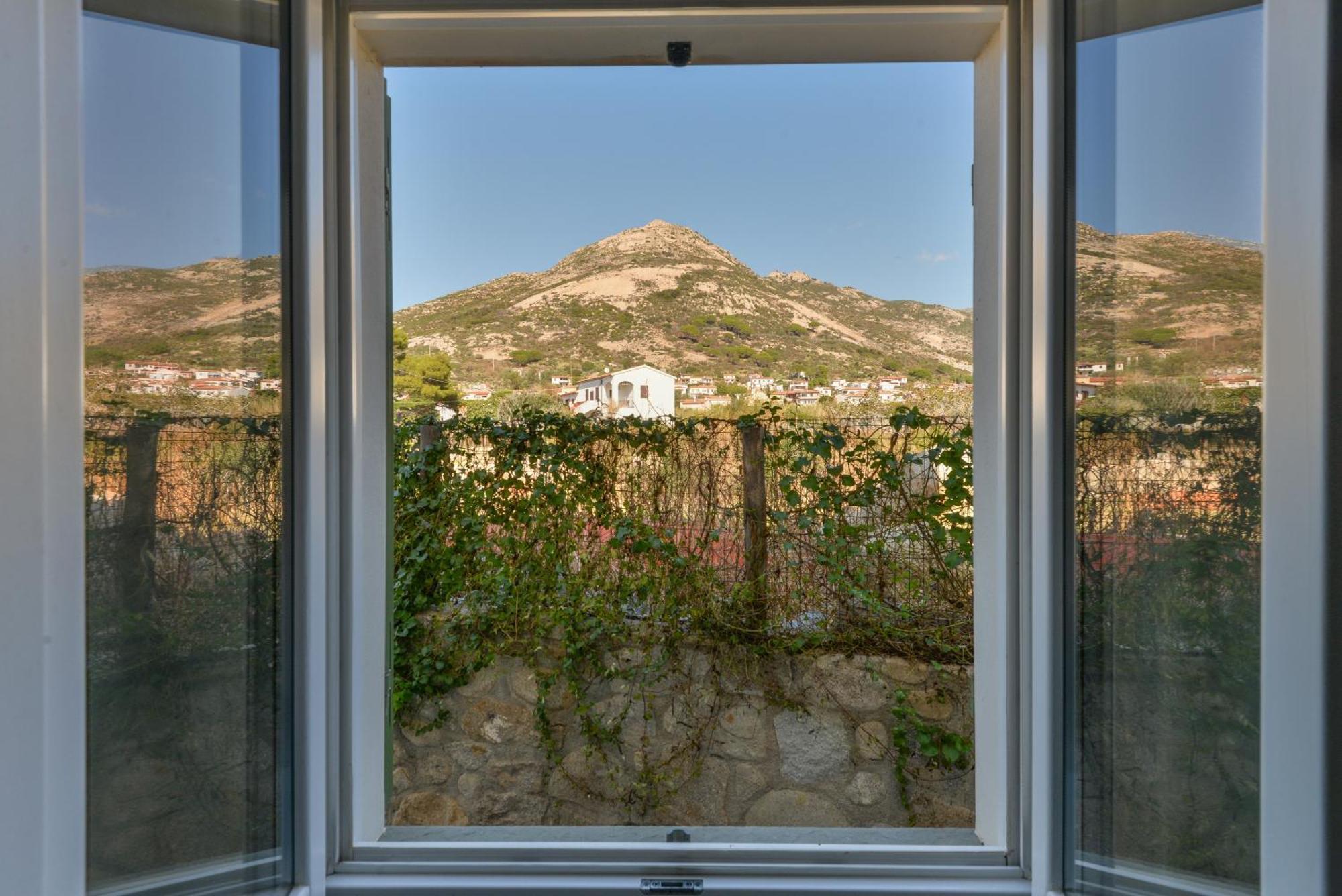 Il Quartiere Apt Pianosa Pomonte Luaran gambar